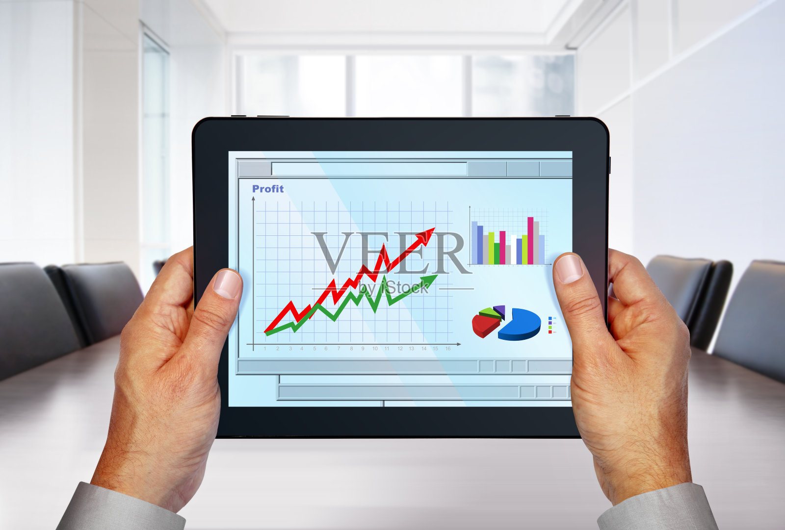 手握触摸板照片摄影图片