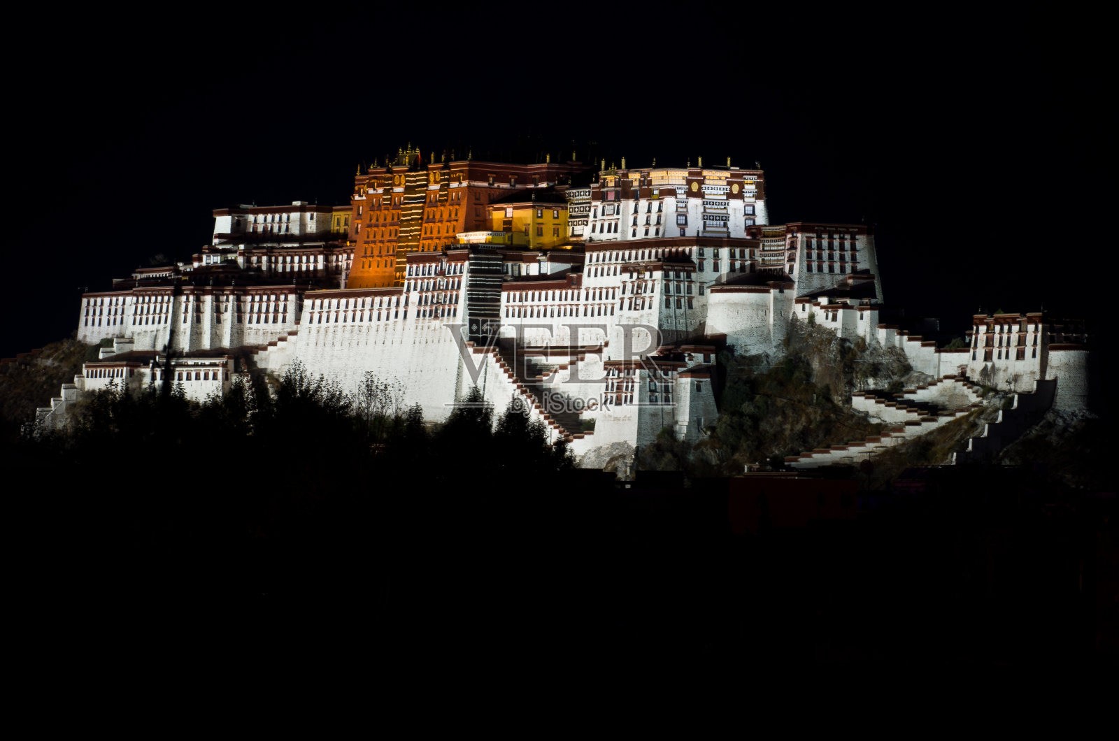 布达拉宫夜景照片摄影图片