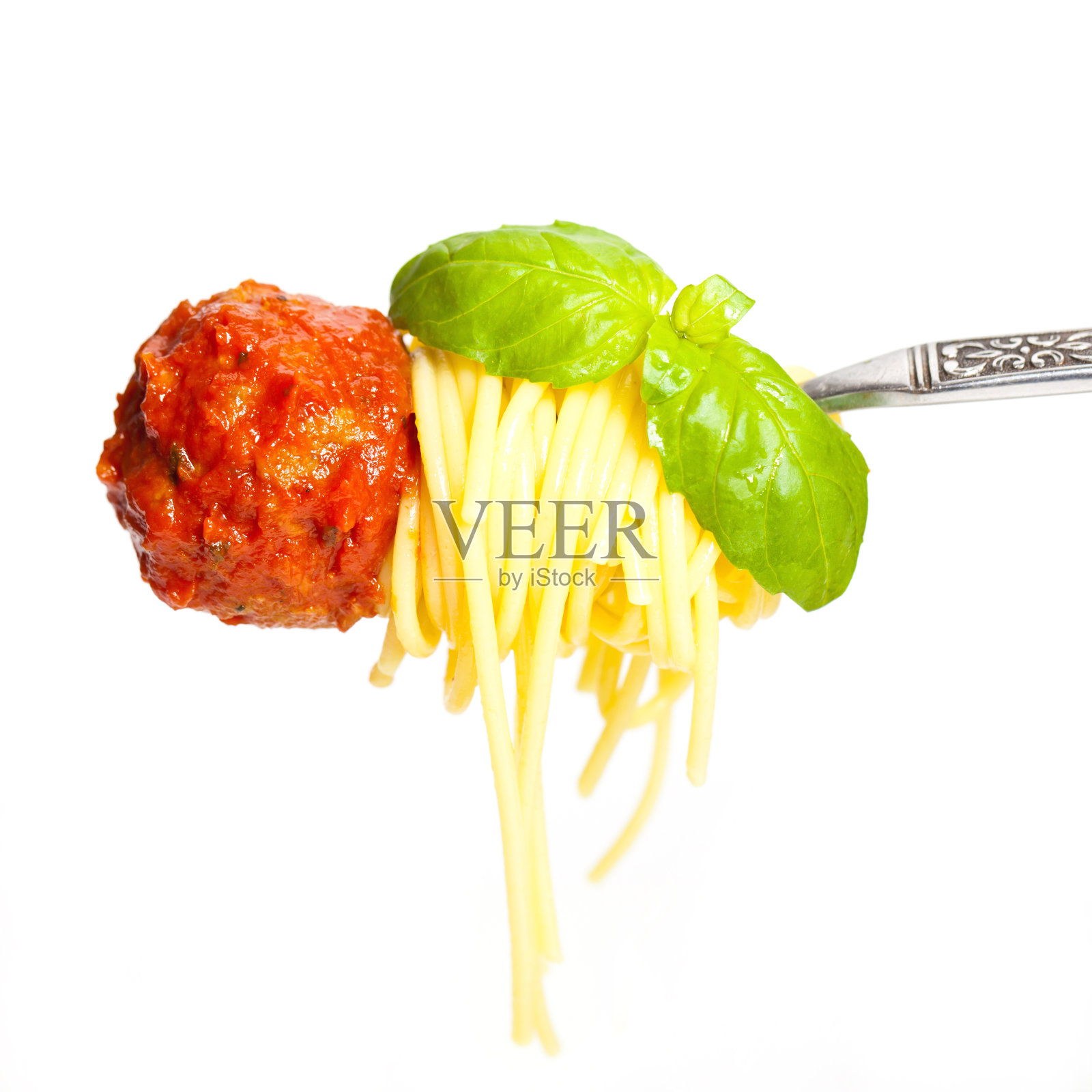肉丸配意大利面和罗勒照片摄影图片