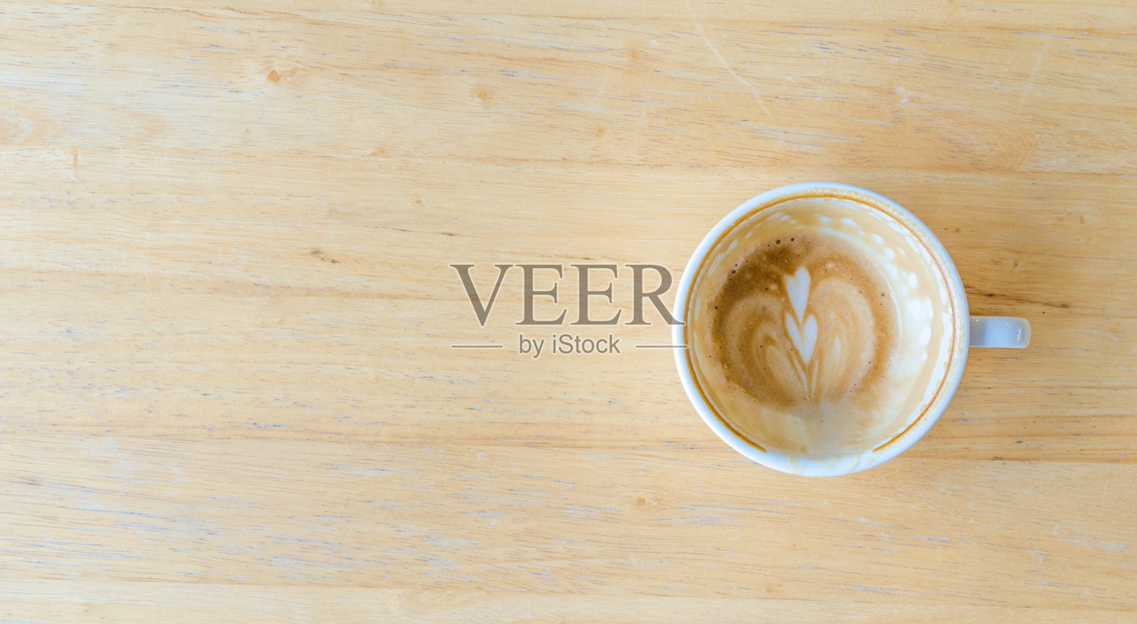 用完while杯里的咖啡照片摄影图片