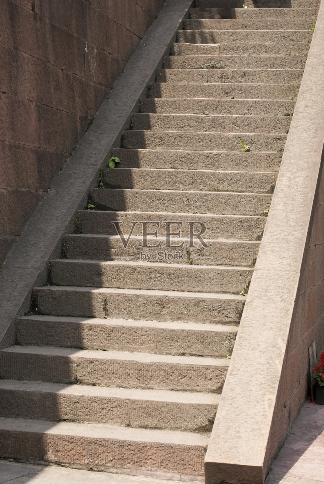 登上梯子一步照片摄影图片