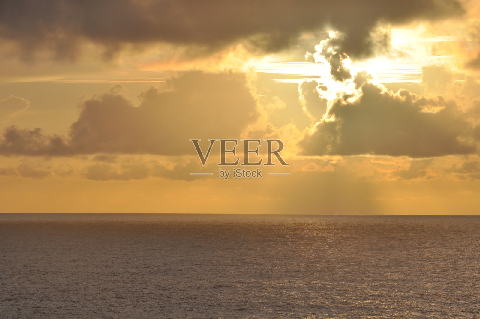 大西洋上的日落照片摄影图片