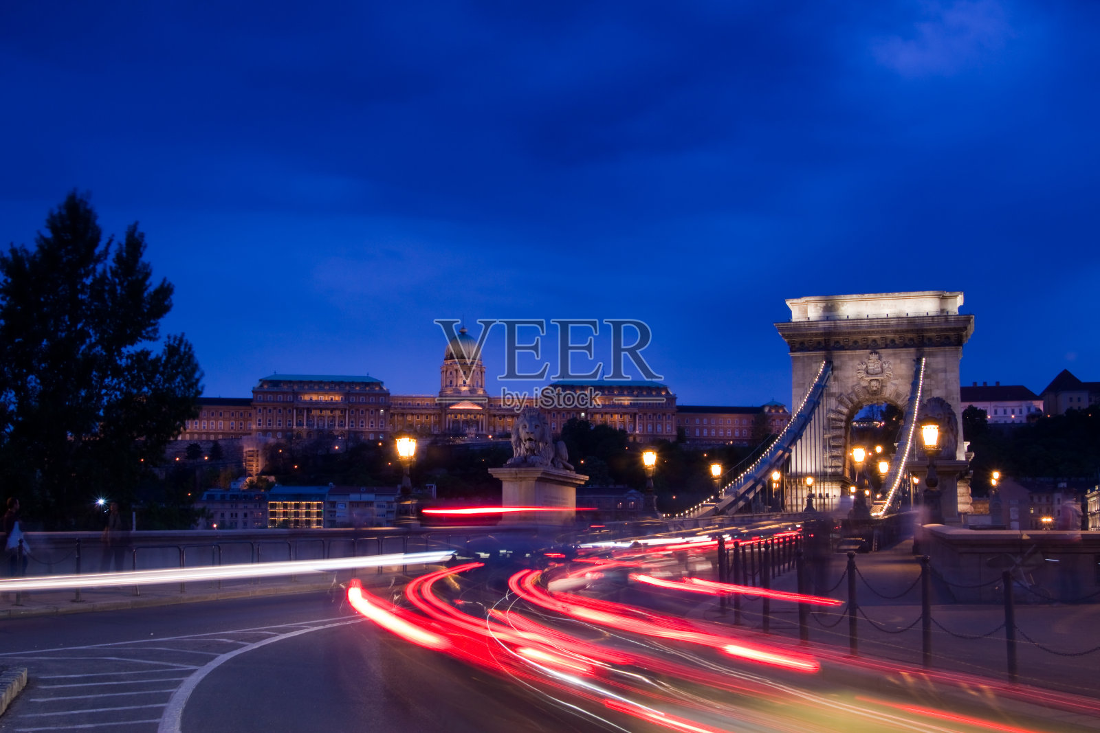 布达佩斯的夜灯照片摄影图片