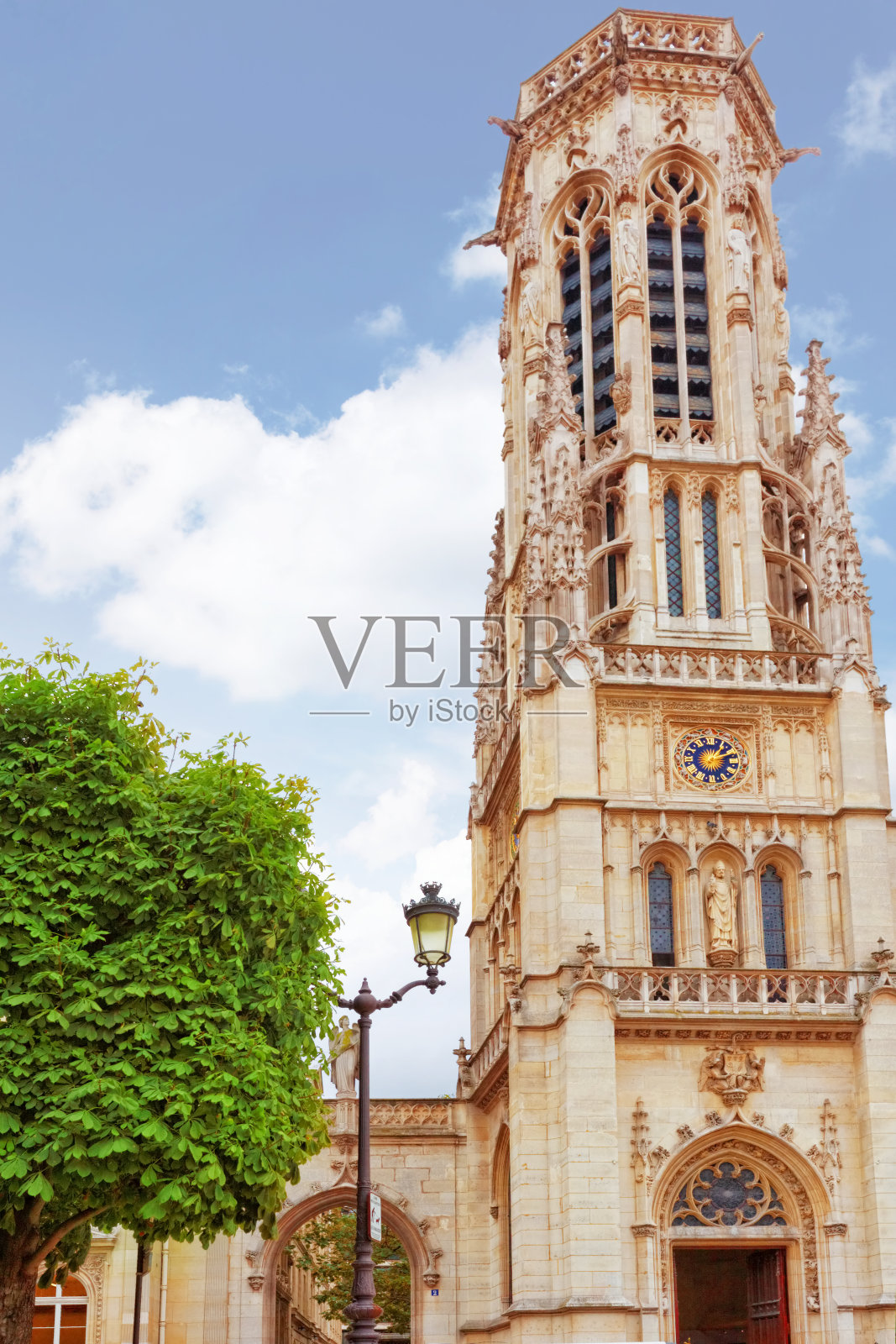 卢浮宫附近的圣日耳曼欧塞尔教堂。Paris.France。照片摄影图片