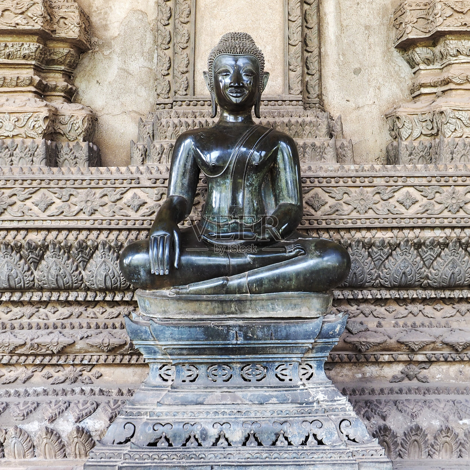 老挝万象玉佛寺的佛像照片摄影图片