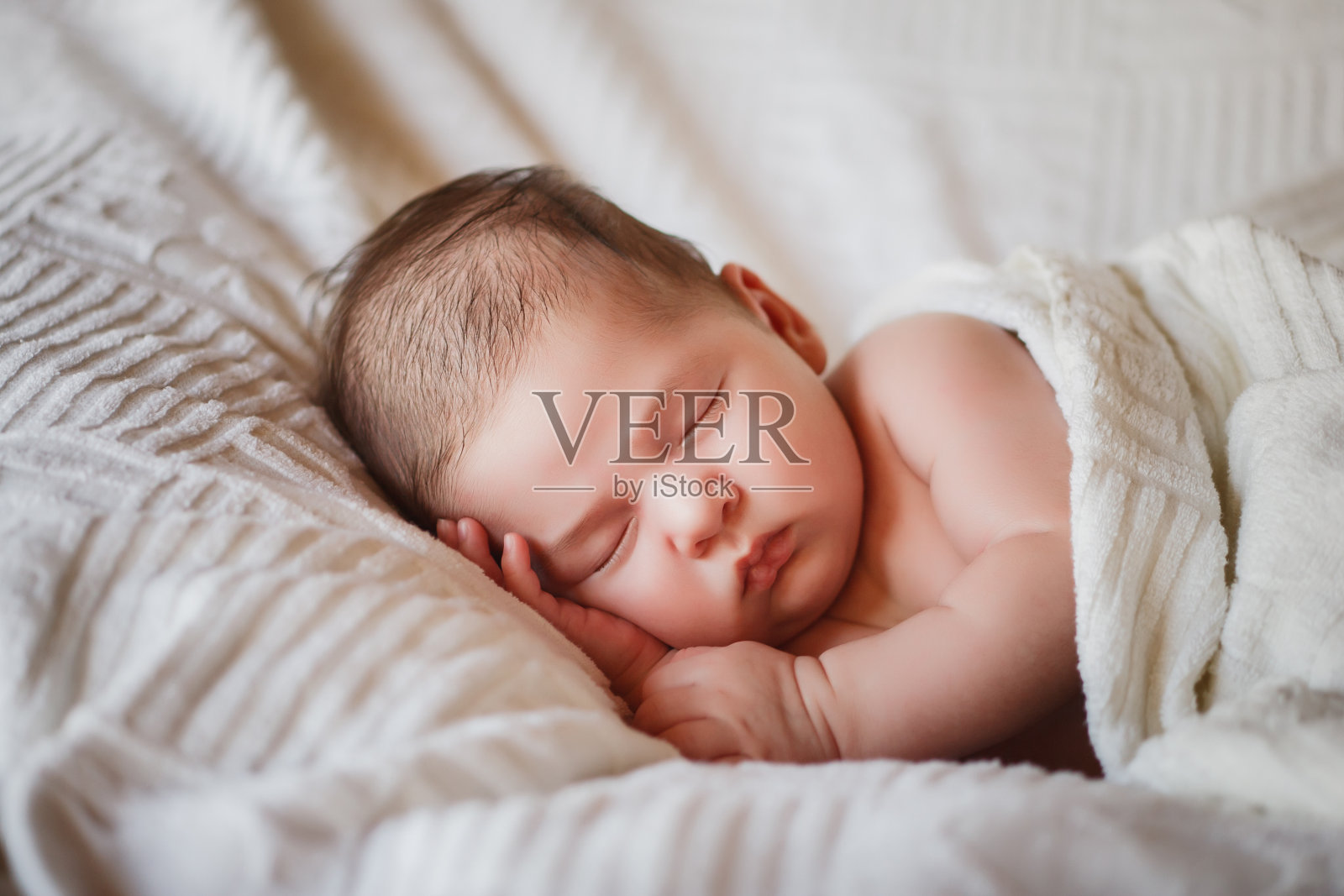 新生的婴儿照片摄影图片