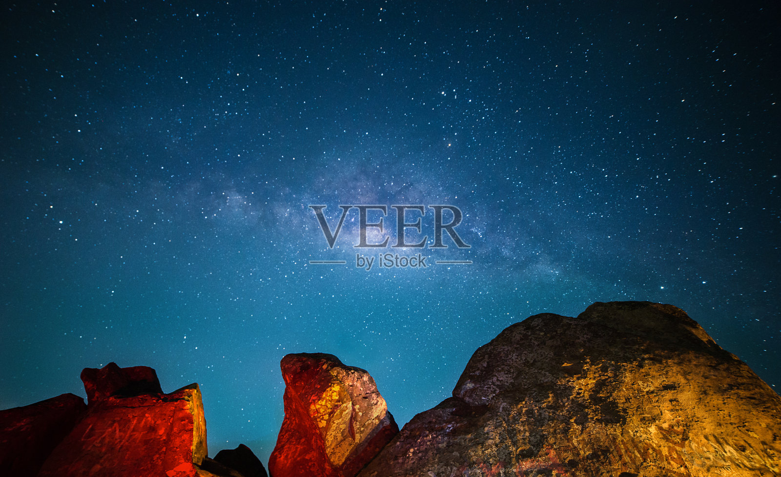 印尼曼谷山的银河照片摄影图片