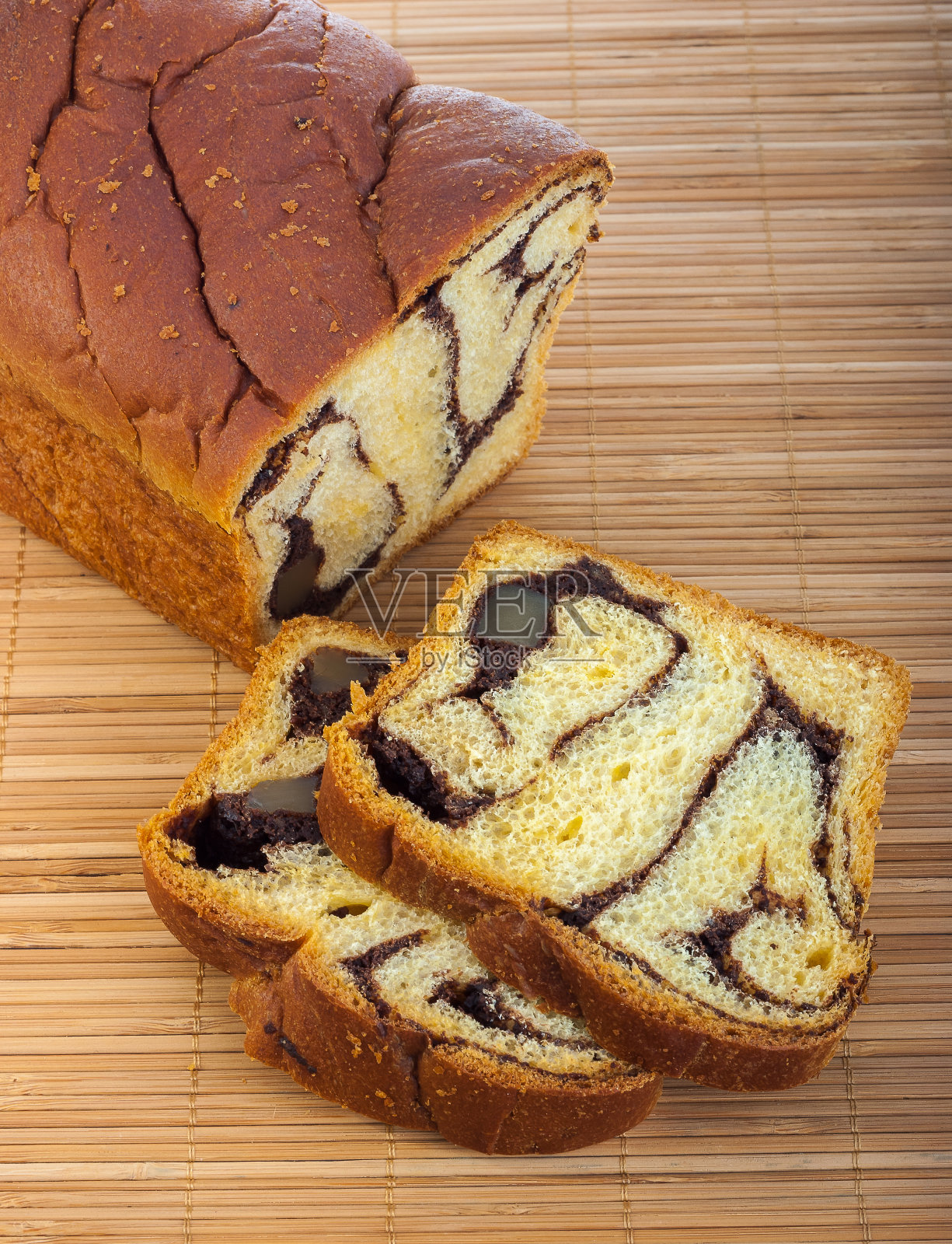 面包和巧克力照片摄影图片