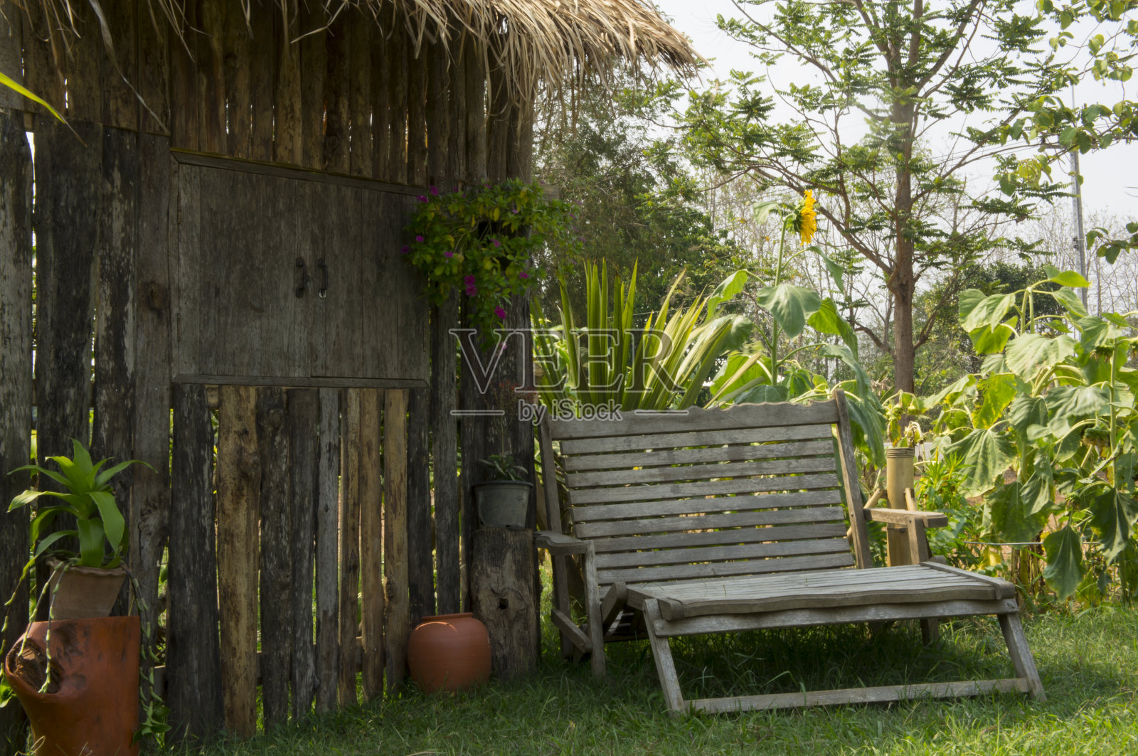 座椅欢迎长凳，木雕花座椅古典风格照片摄影图片