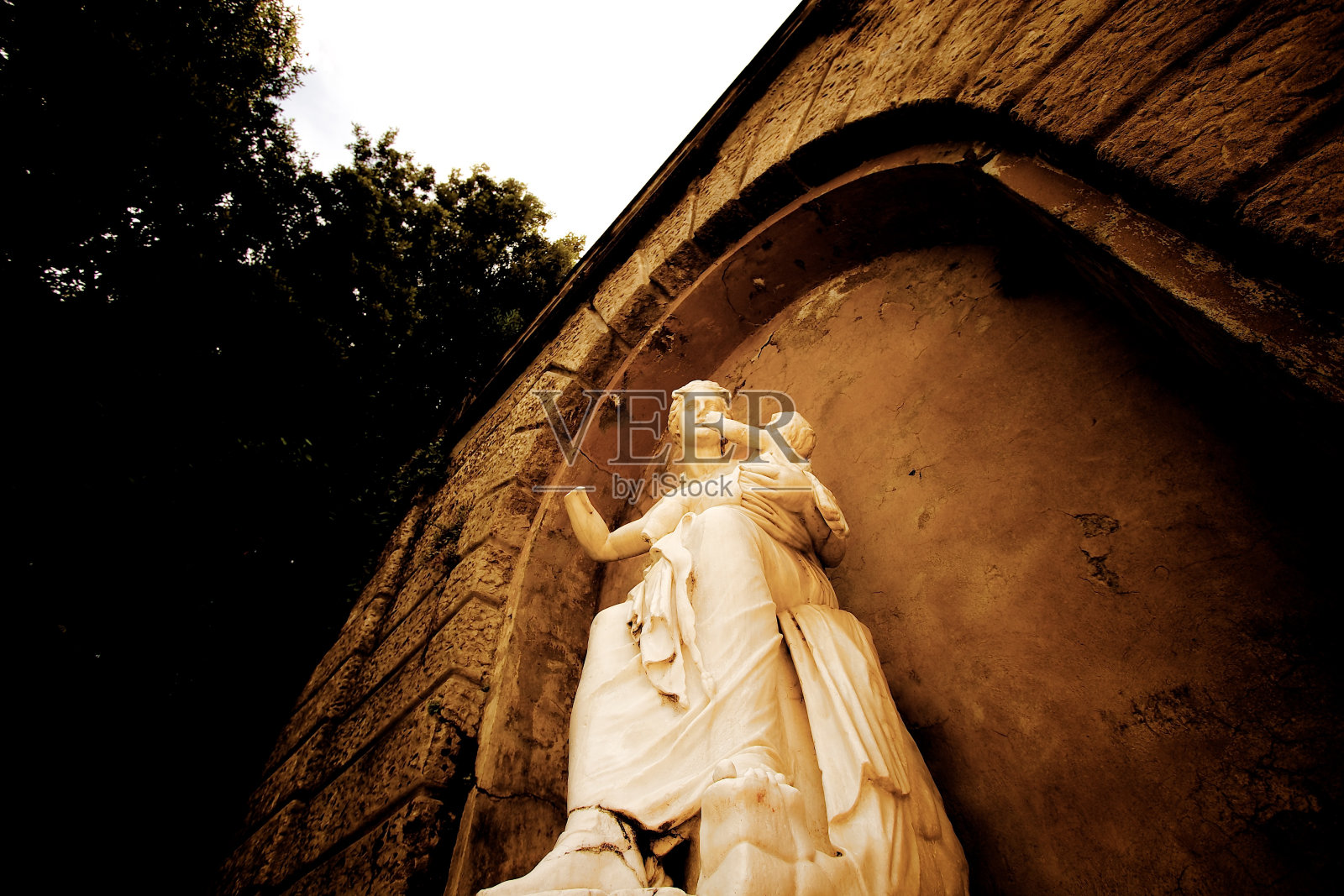 老母亲雕像照片摄影图片