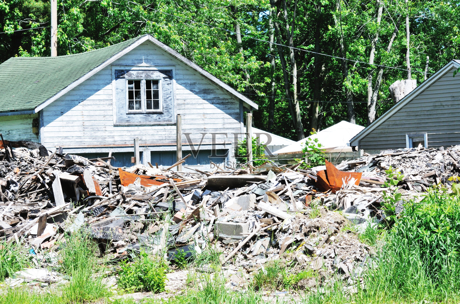 房子和碎石照片摄影图片