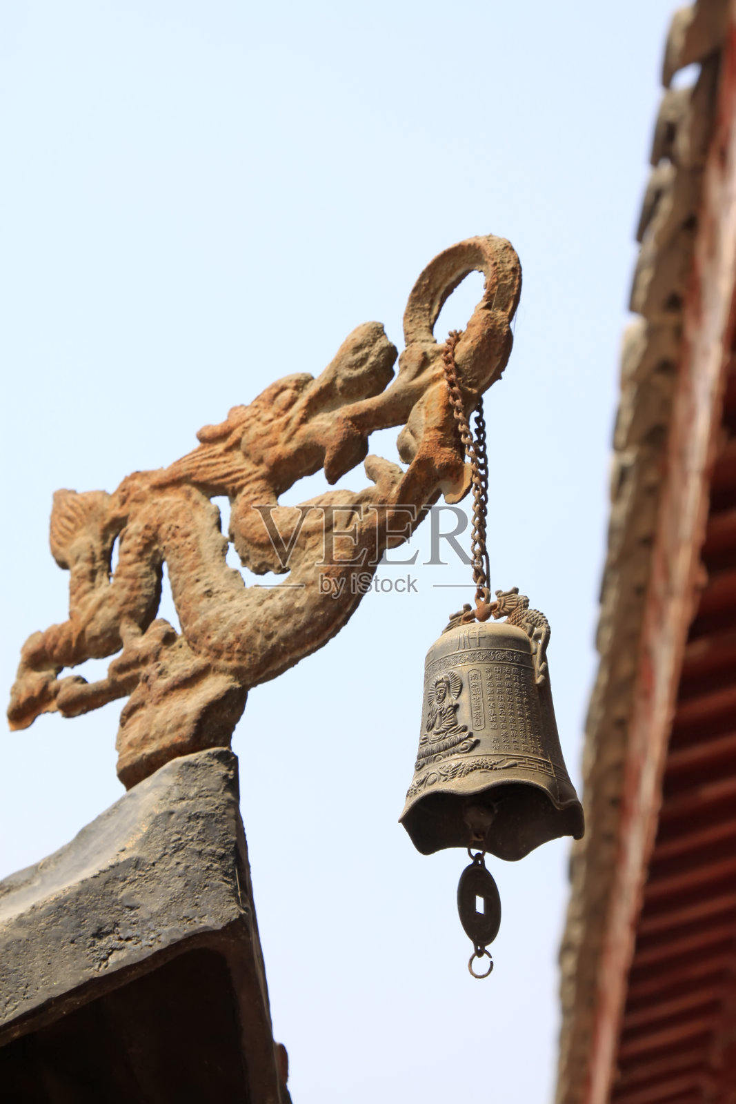 角落里有风铃照片摄影图片