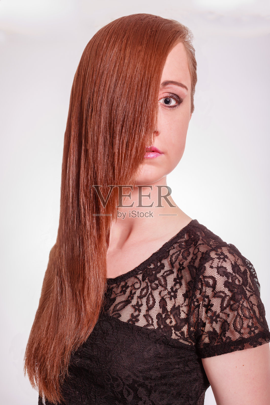 栗色长发的女人照片摄影图片