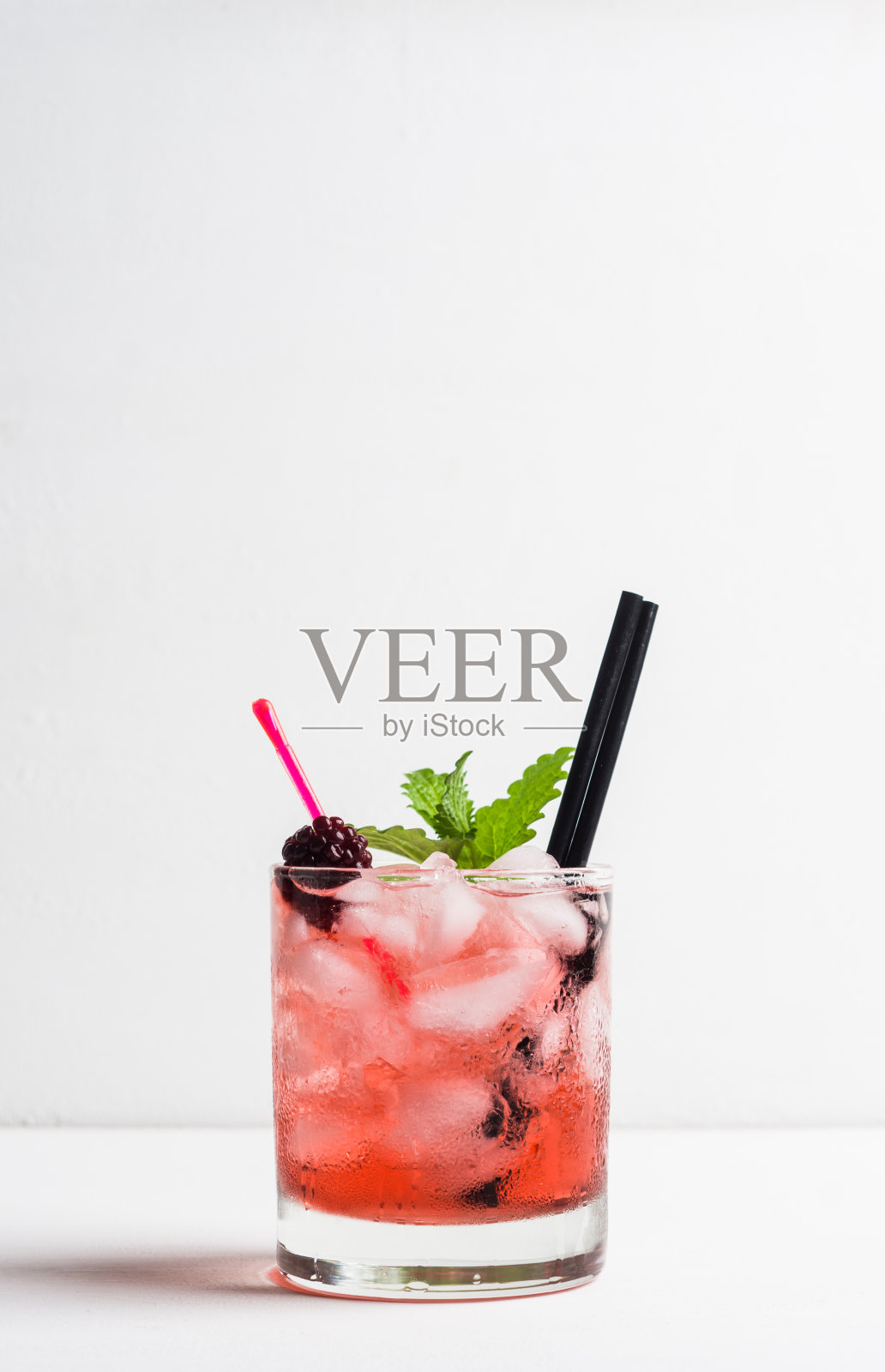 黑莓的鸡尾酒照片摄影图片