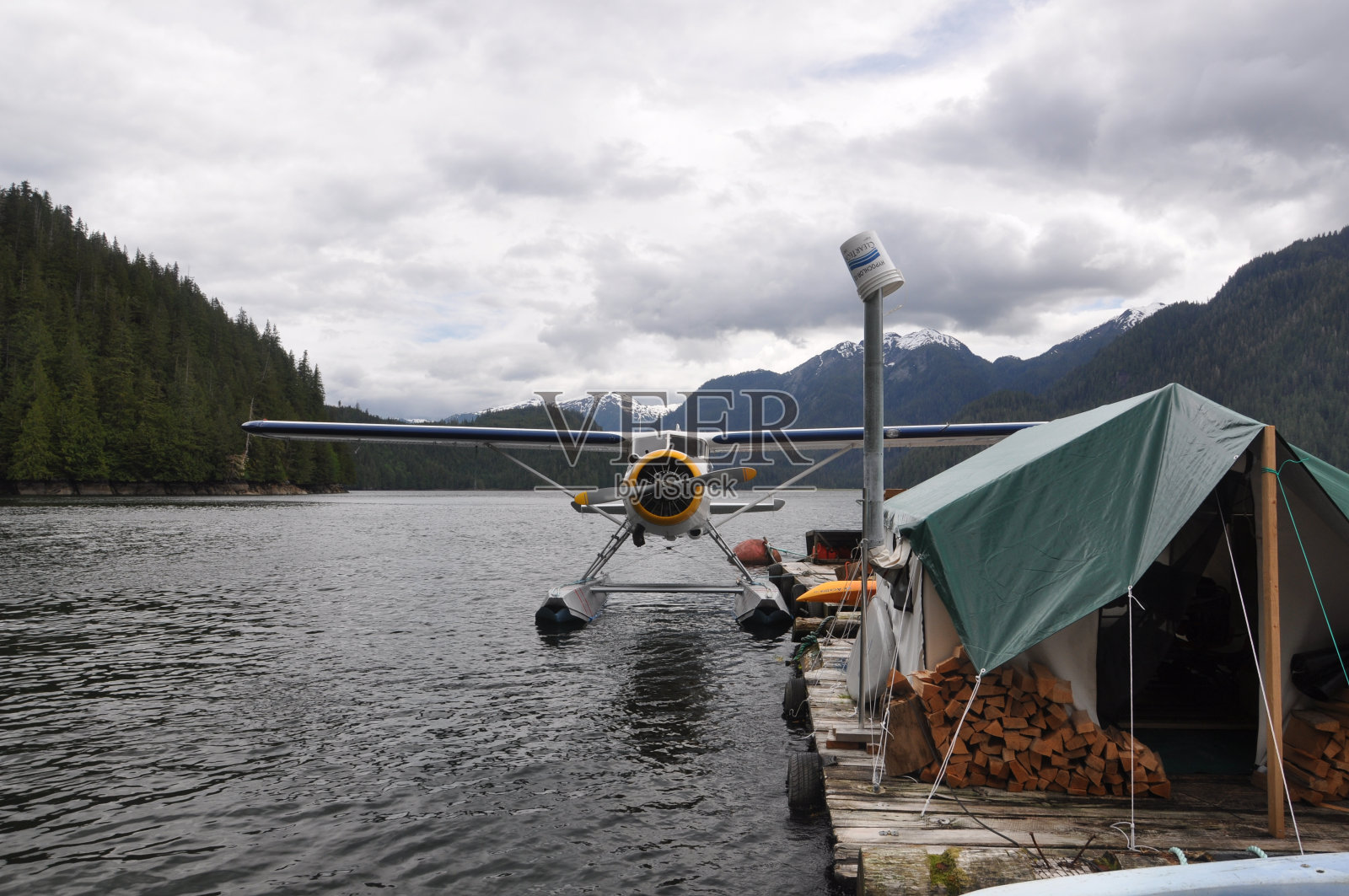 水上飞机-库兹马廷灰熊保护区照片摄影图片