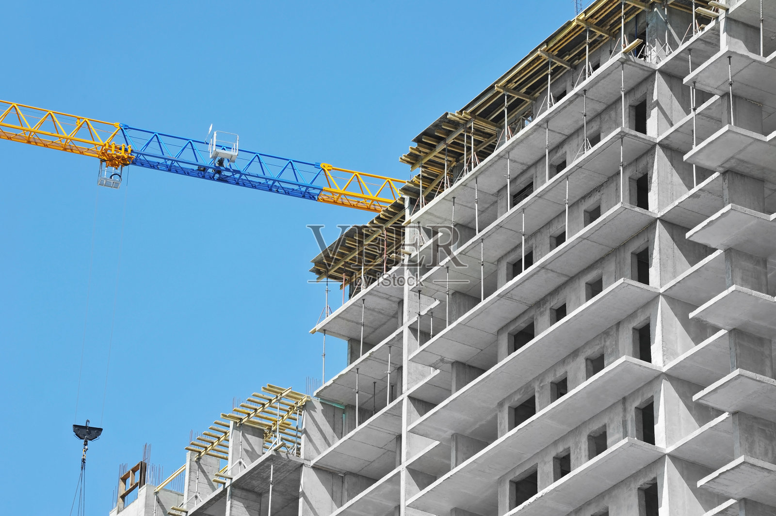 起重机及高层建筑工地照片摄影图片