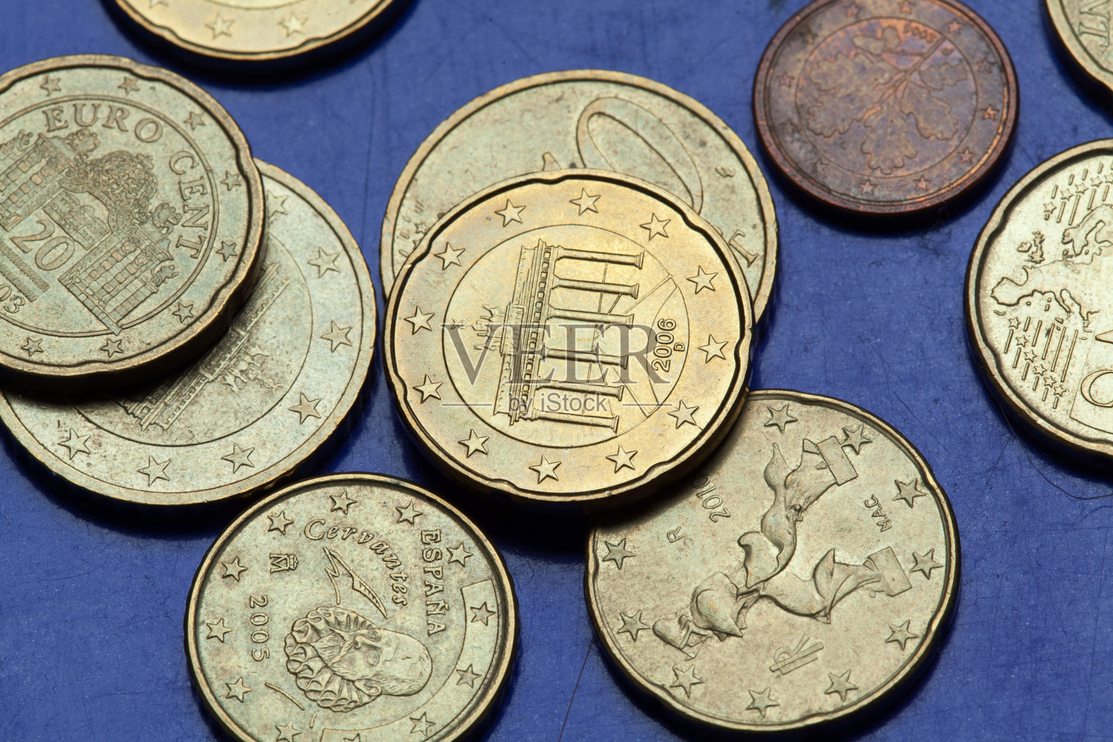 欧元硬币。Brandenburg门。照片摄影图片