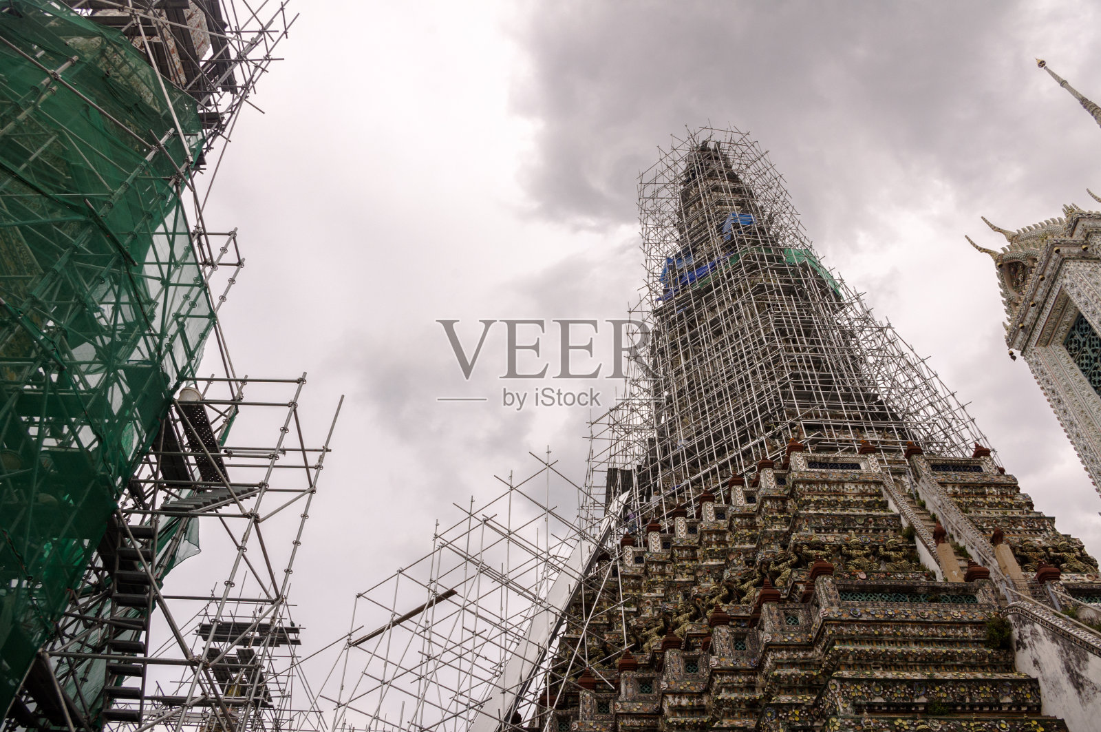 正在建设中的泰国宝塔照片摄影图片