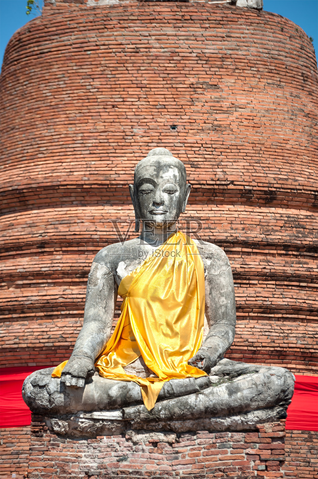 泰国大城府沃拉谢塔兰寺的碎佛照片摄影图片