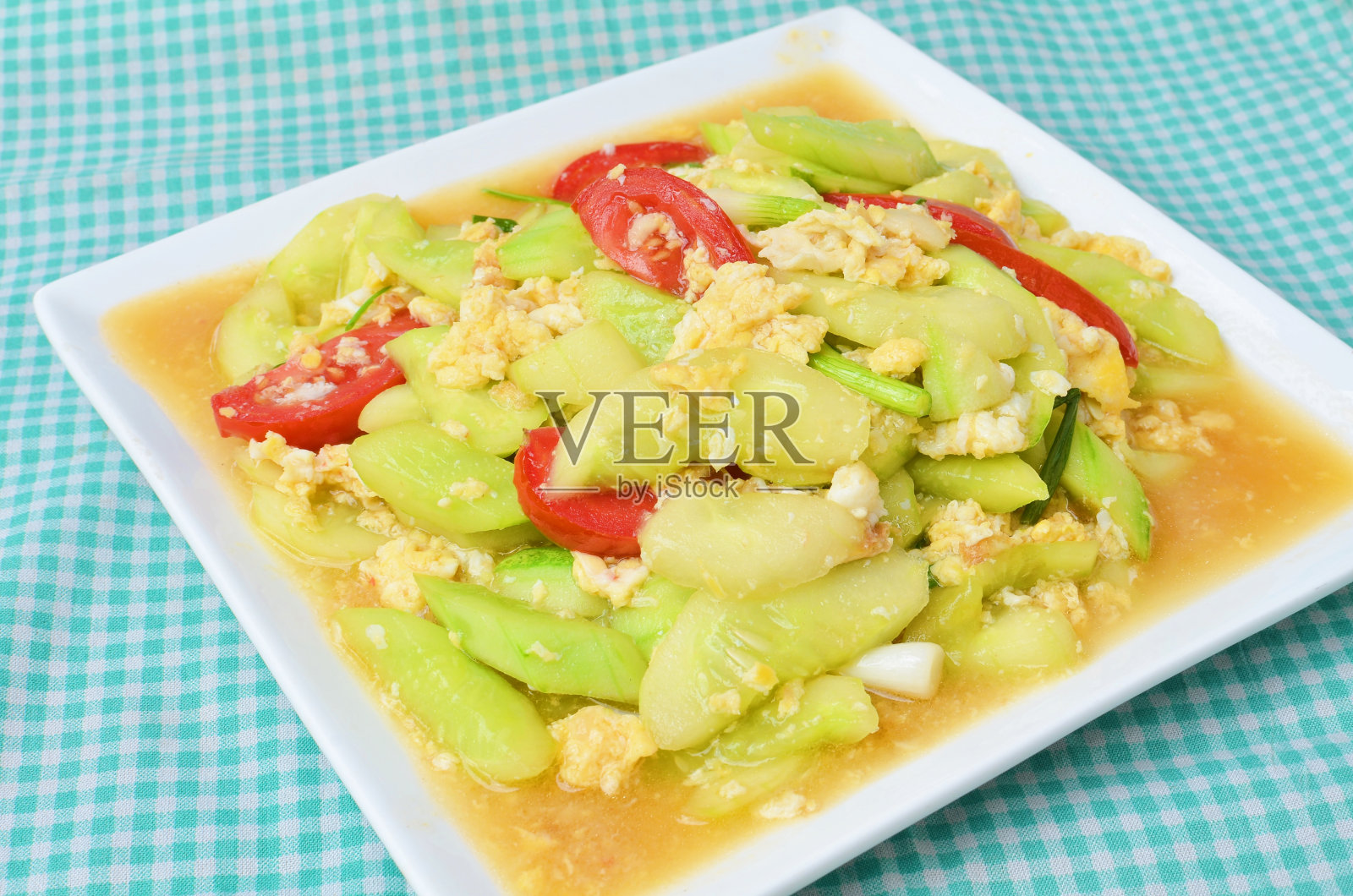 黄瓜炒蛋和猪肉照片摄影图片