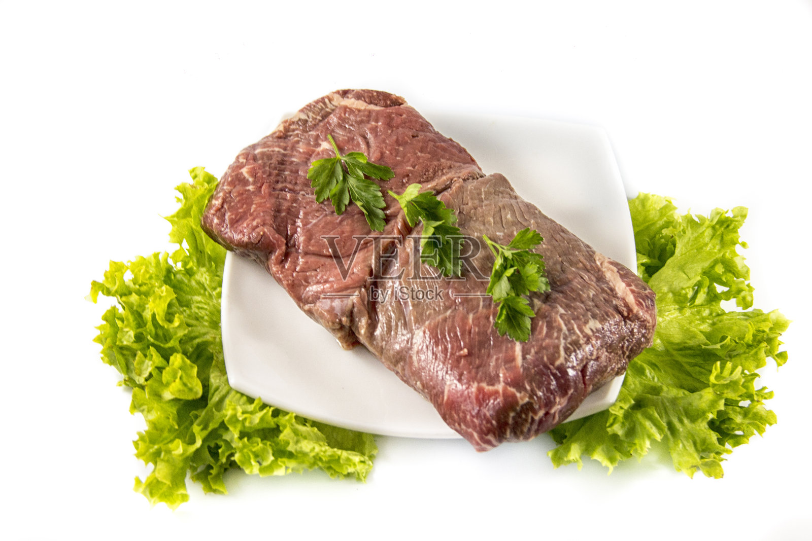 未煮的肉：新鲜生牛肉猪肉片照片摄影图片