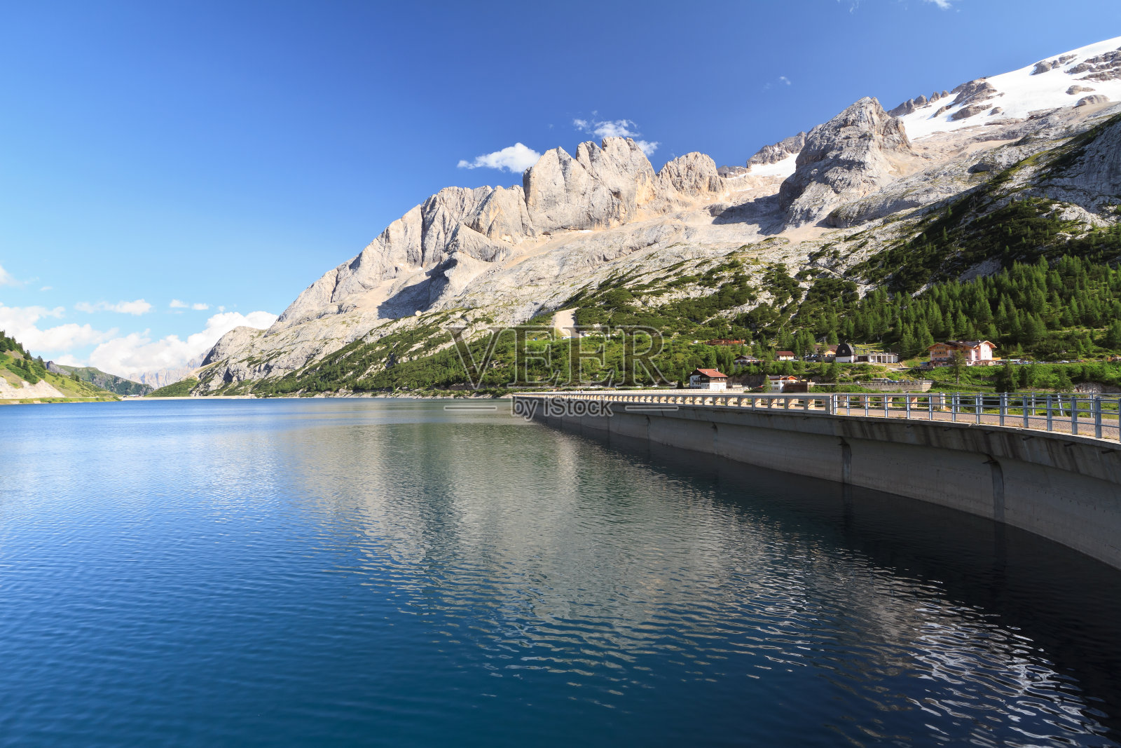 费达亚湖和马尔莫拉达冰川照片摄影图片