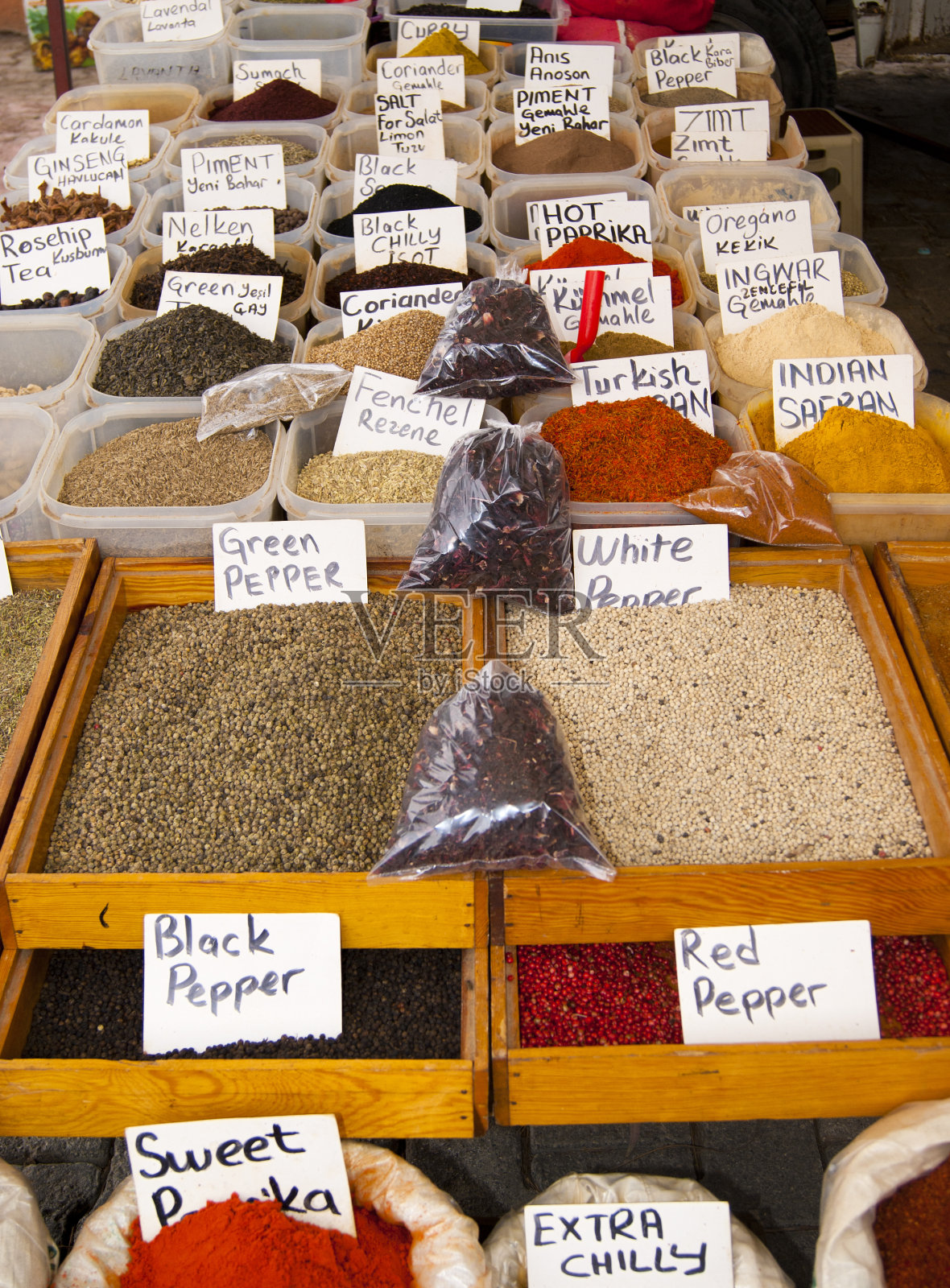 土耳其香料市场的柜台照片摄影图片