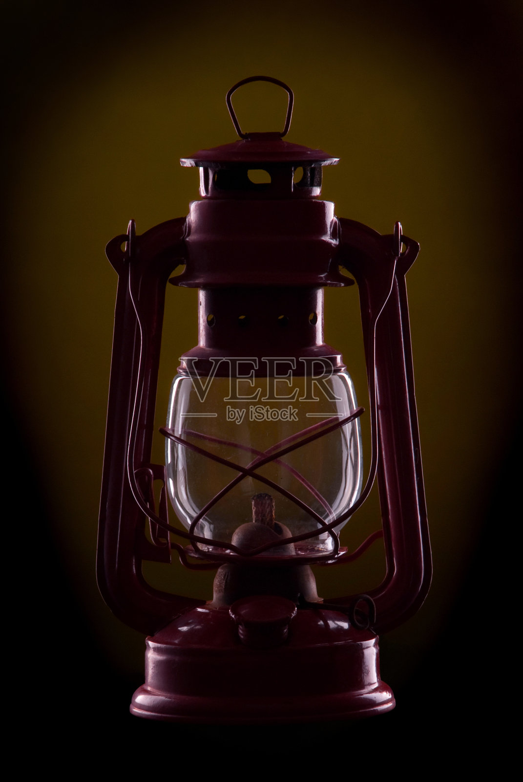 红色的煤油灯照片摄影图片