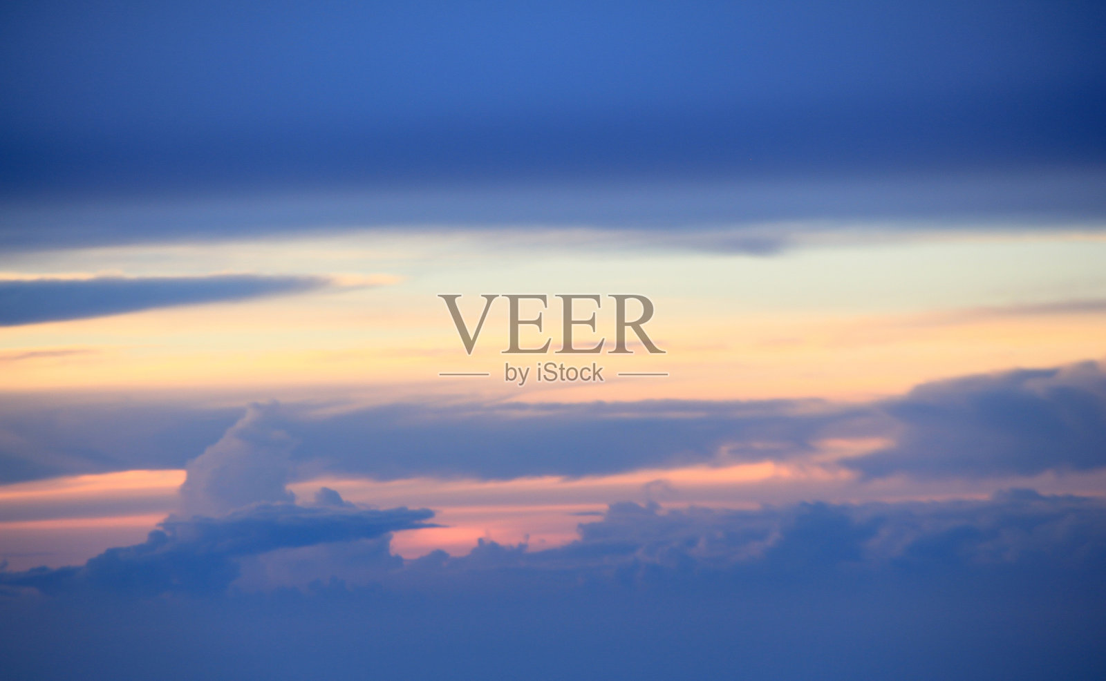 彩色的天空与太阳的背景照片摄影图片