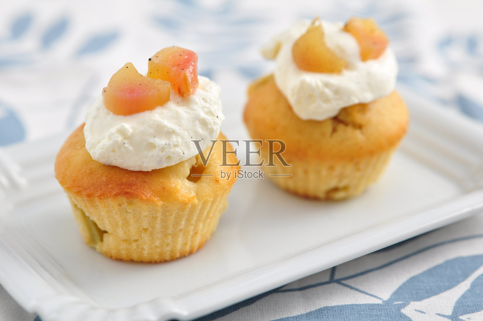 大黄蛋糕照片摄影图片