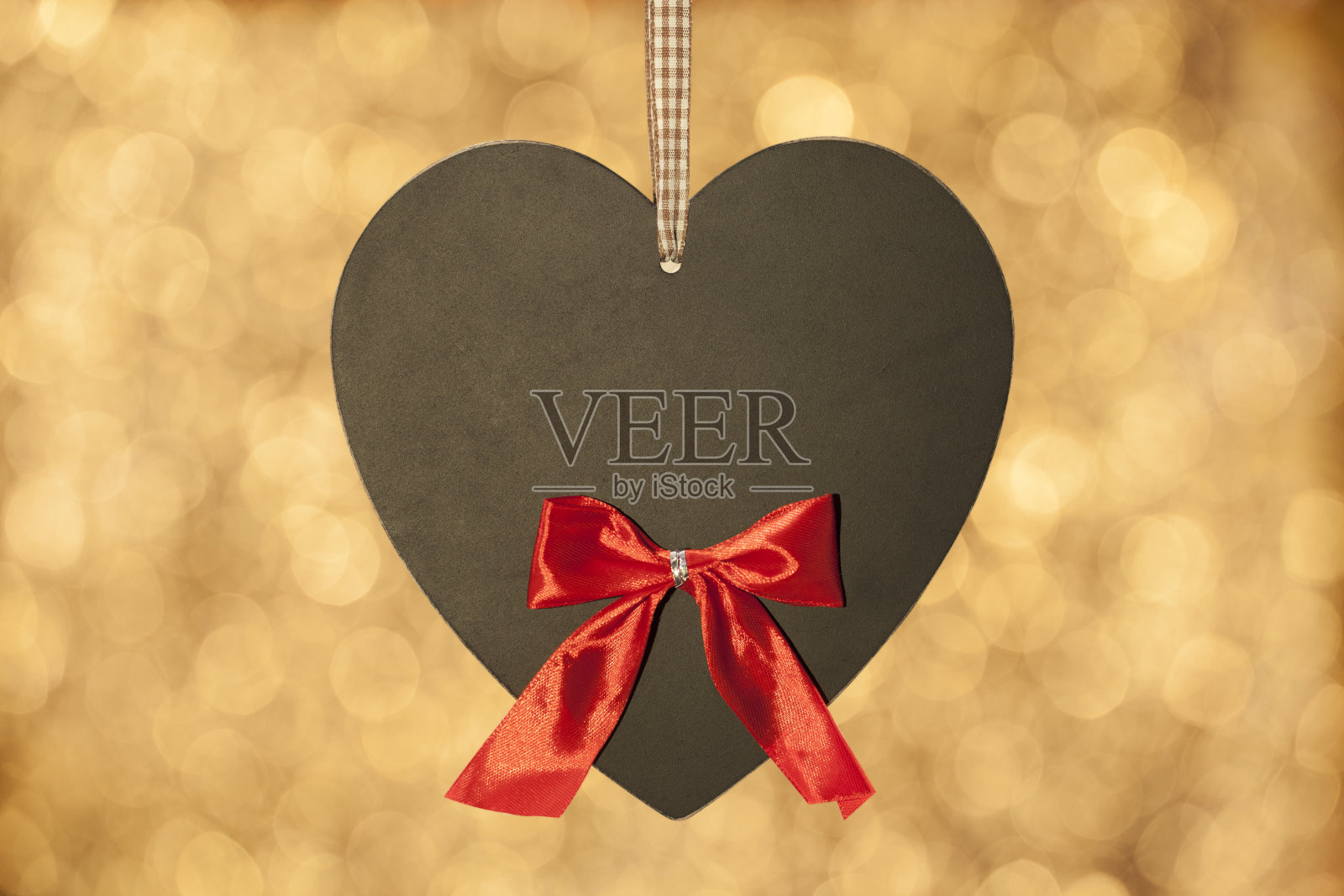 红丝带黑板心照片摄影图片