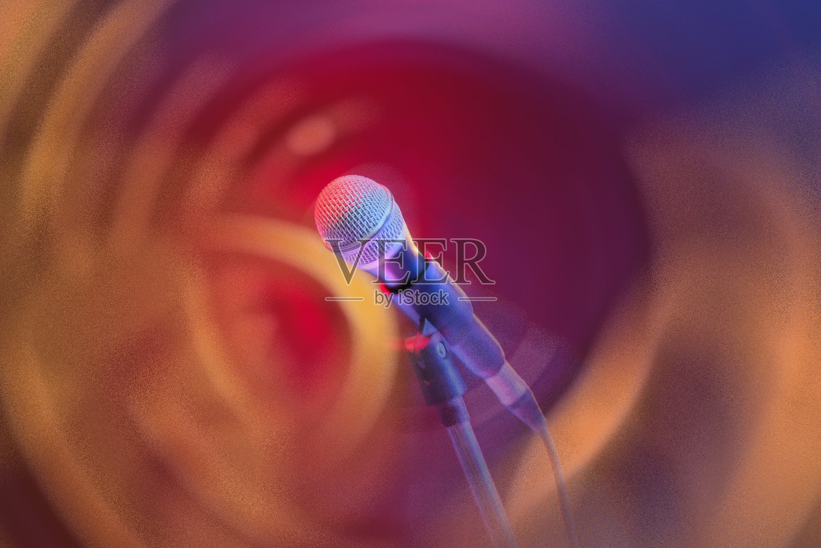 图像模糊背景与麦克风在协调照片摄影图片
