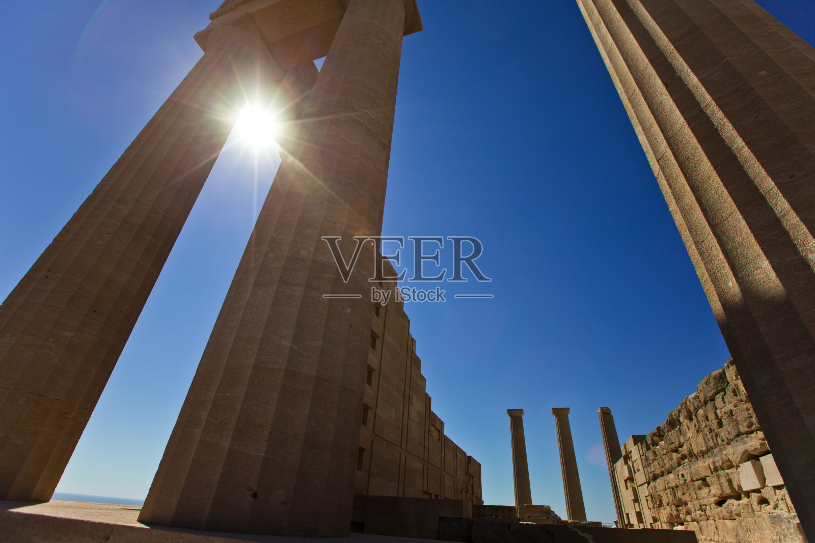 林多斯古庙的柱子。罗兹。希腊照片摄影图片