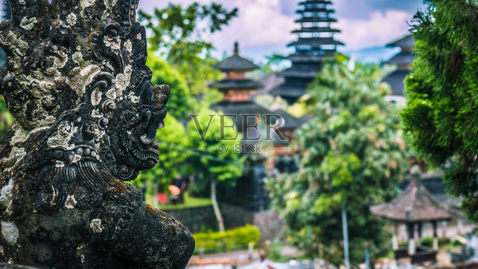 印尼巴厘岛的传统石雕艺术和文化照片摄影图片