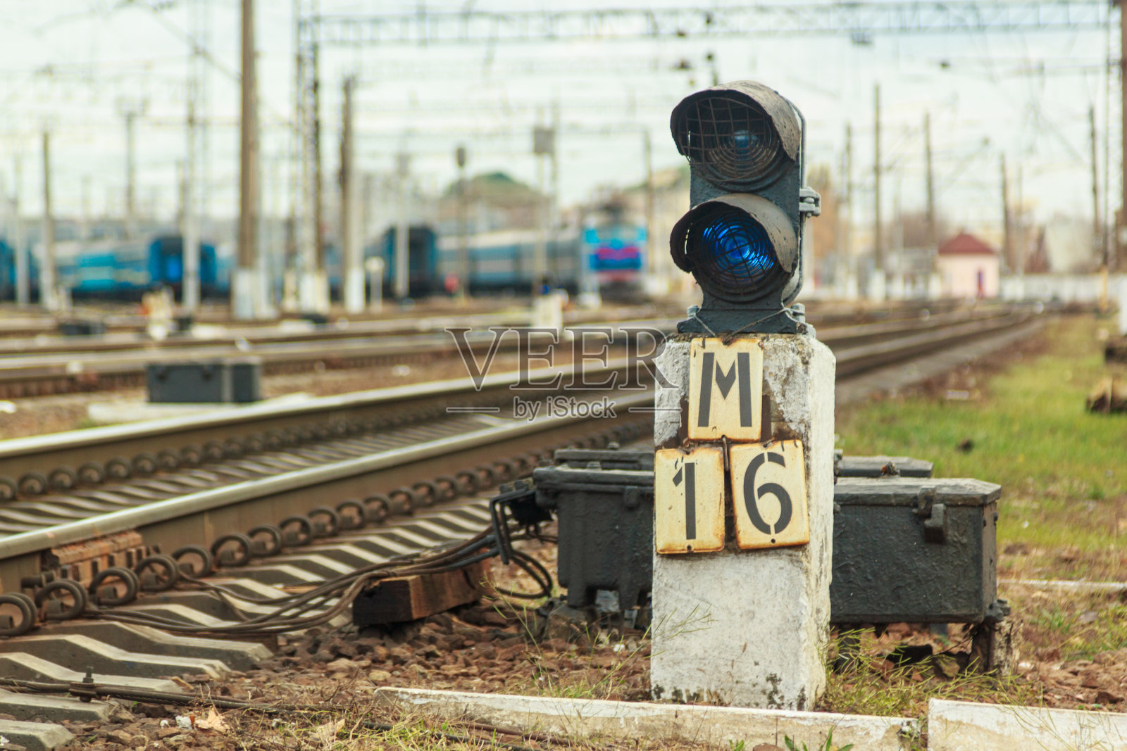 乌克兰基辅铁路公司的停车场里照片摄影图片