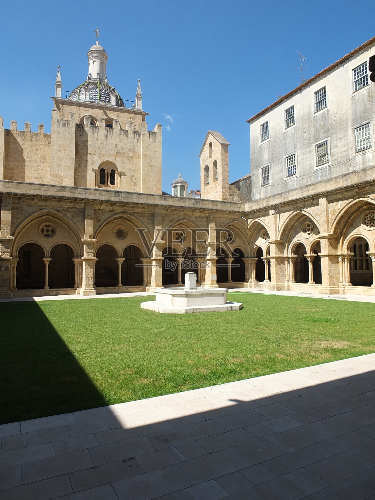 Coimbra的修道院照片摄影图片