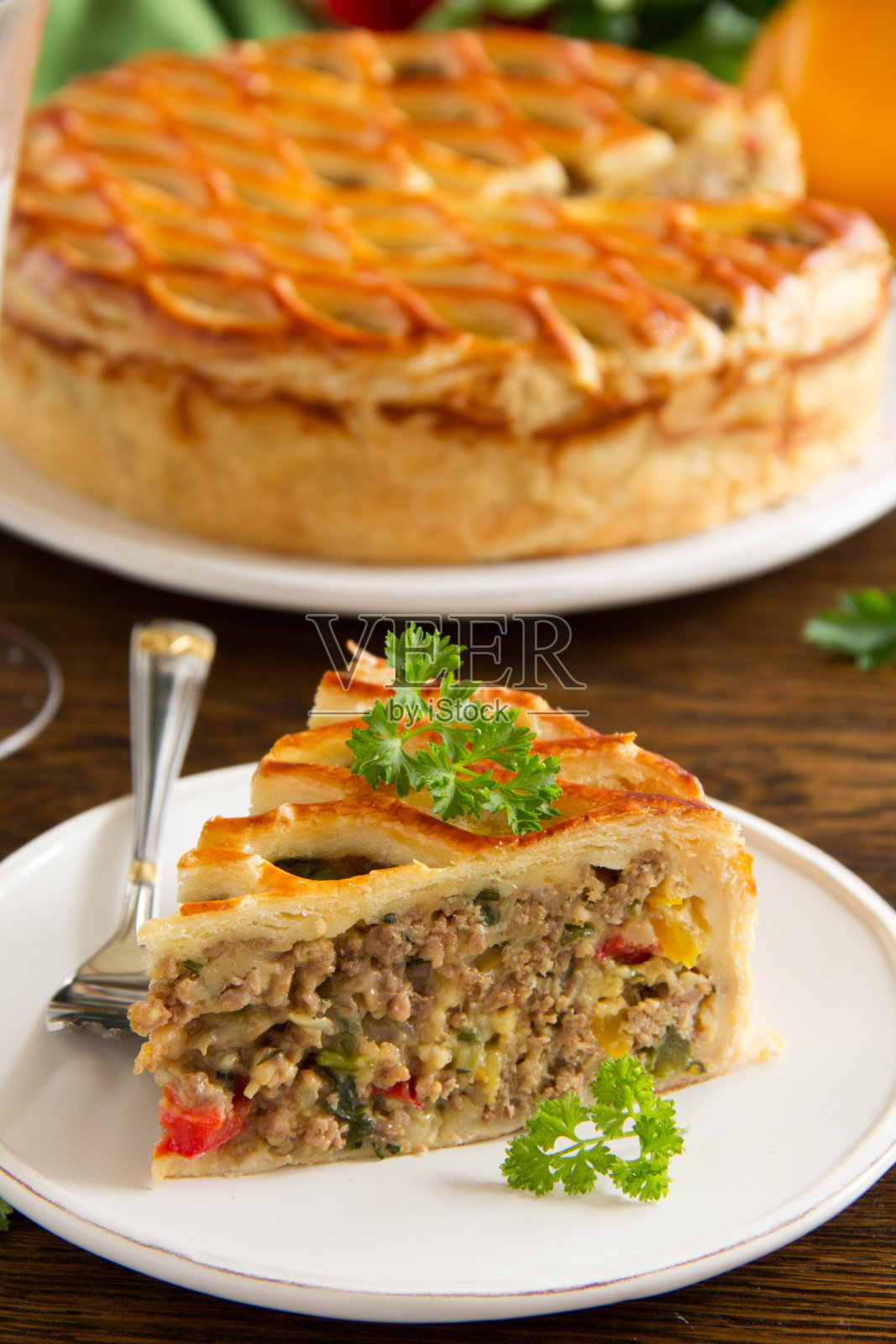 自制肉馅饼。照片摄影图片