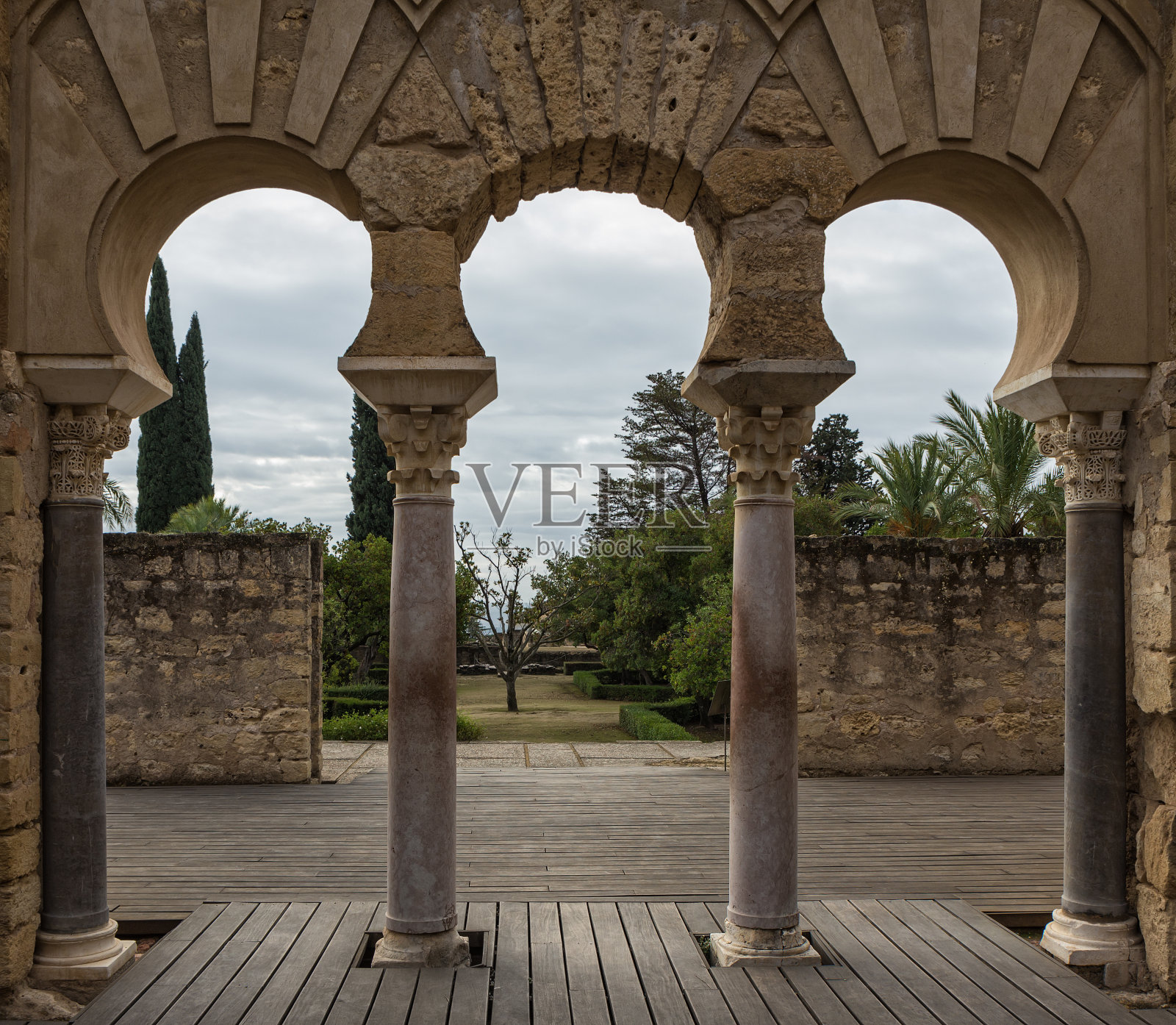 麦地那·阿扎哈拉照片摄影图片
