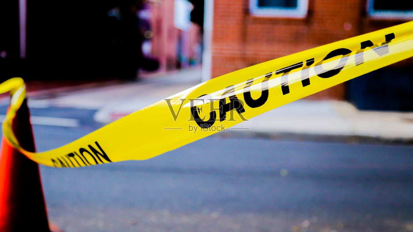 上街要小心照片摄影图片