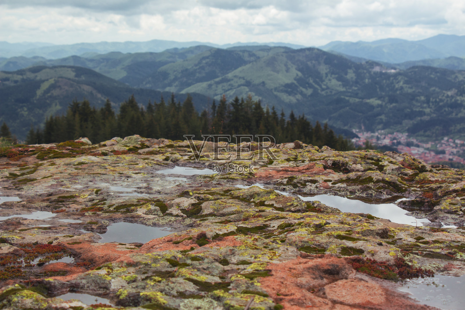 飞行在悬崖照片摄影图片