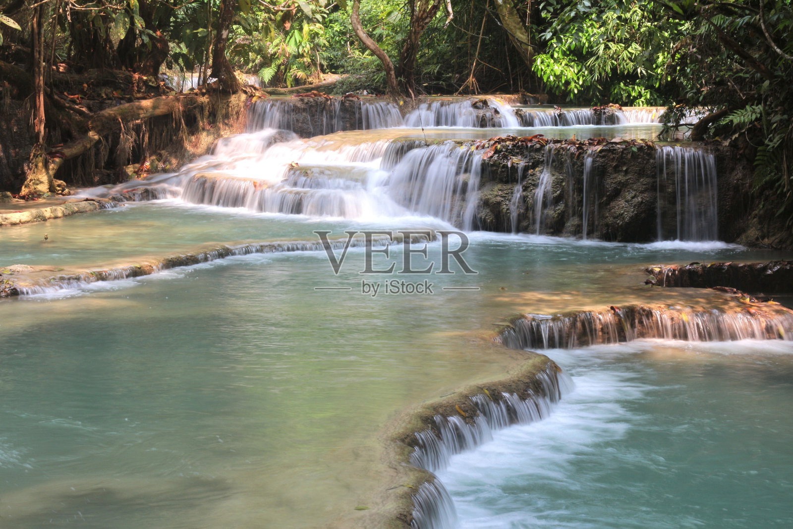 老挝琅勃拉邦光西瀑布照片摄影图片