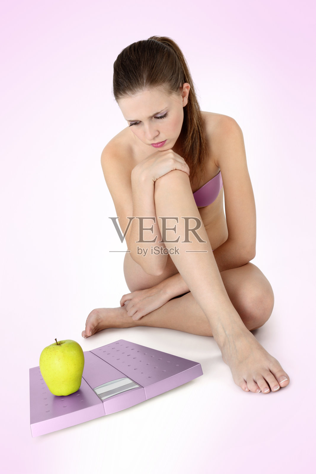 28、女人身体要平衡，思量饮食照片摄影图片