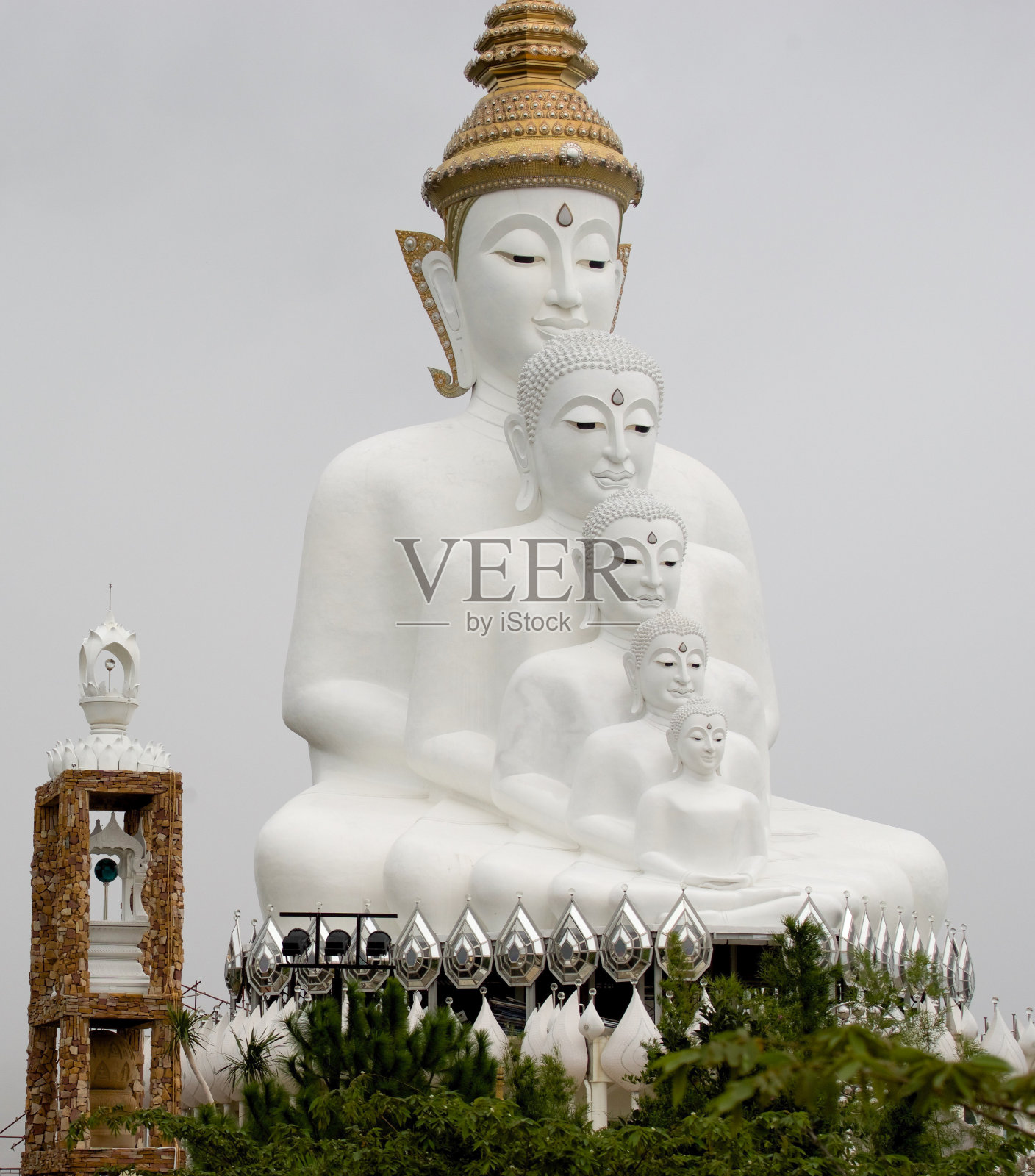 五尊佛像watprasornkaewtempleontheglasscliff彭世洛泰国照片摄影
