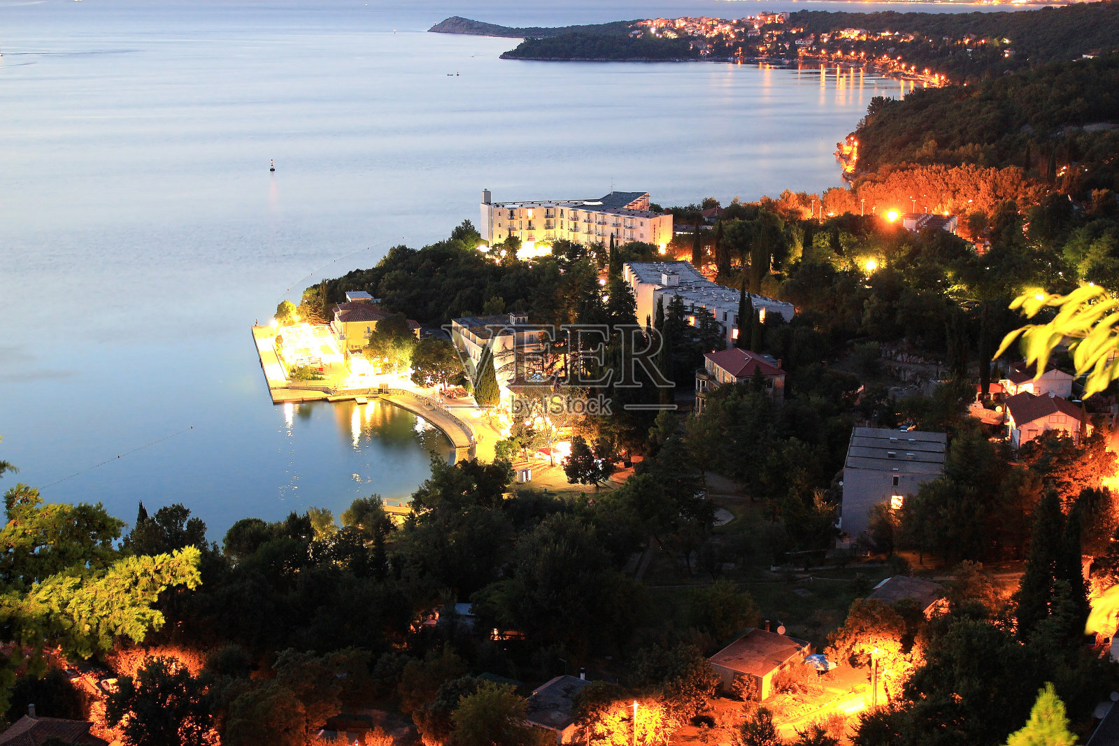 奥米萨雷伊海岸小镇鸟瞰图照片摄影图片