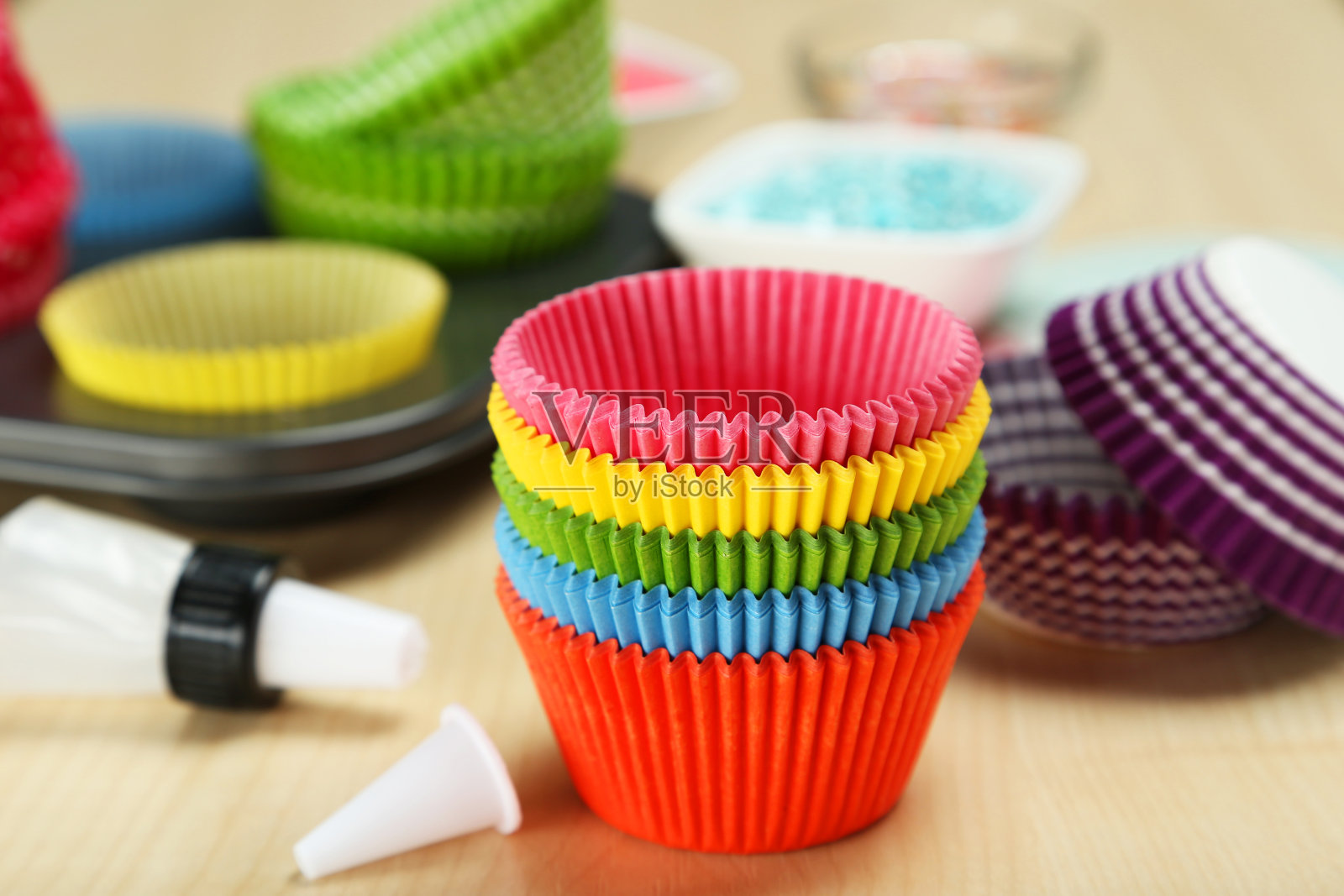 空彩色纸杯蛋糕盒照片摄影图片