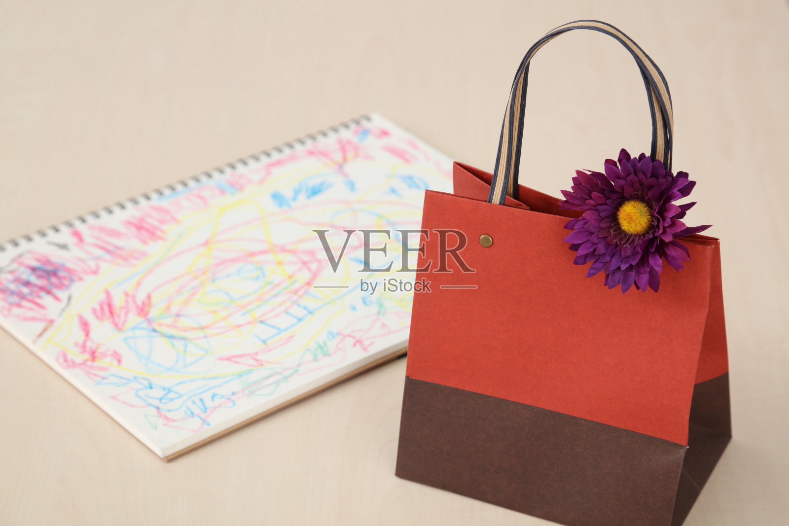 特别的母亲节礼物照片摄影图片