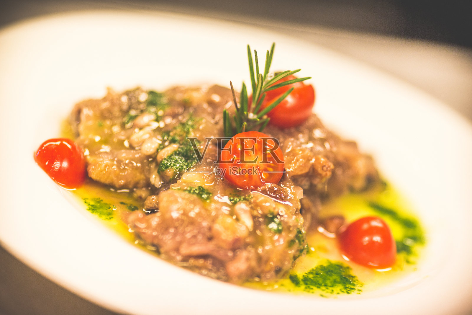 醉酒的鳟鱼的细节照片摄影图片