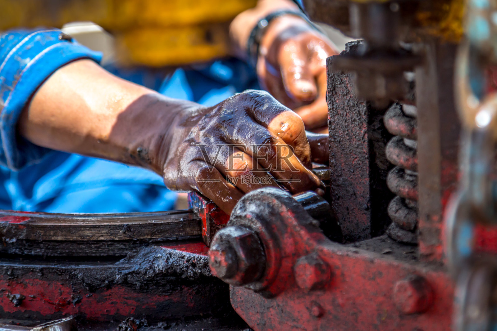 发动机保养照片摄影图片