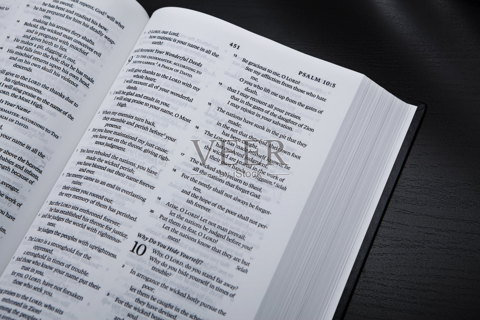 圣经照片摄影图片