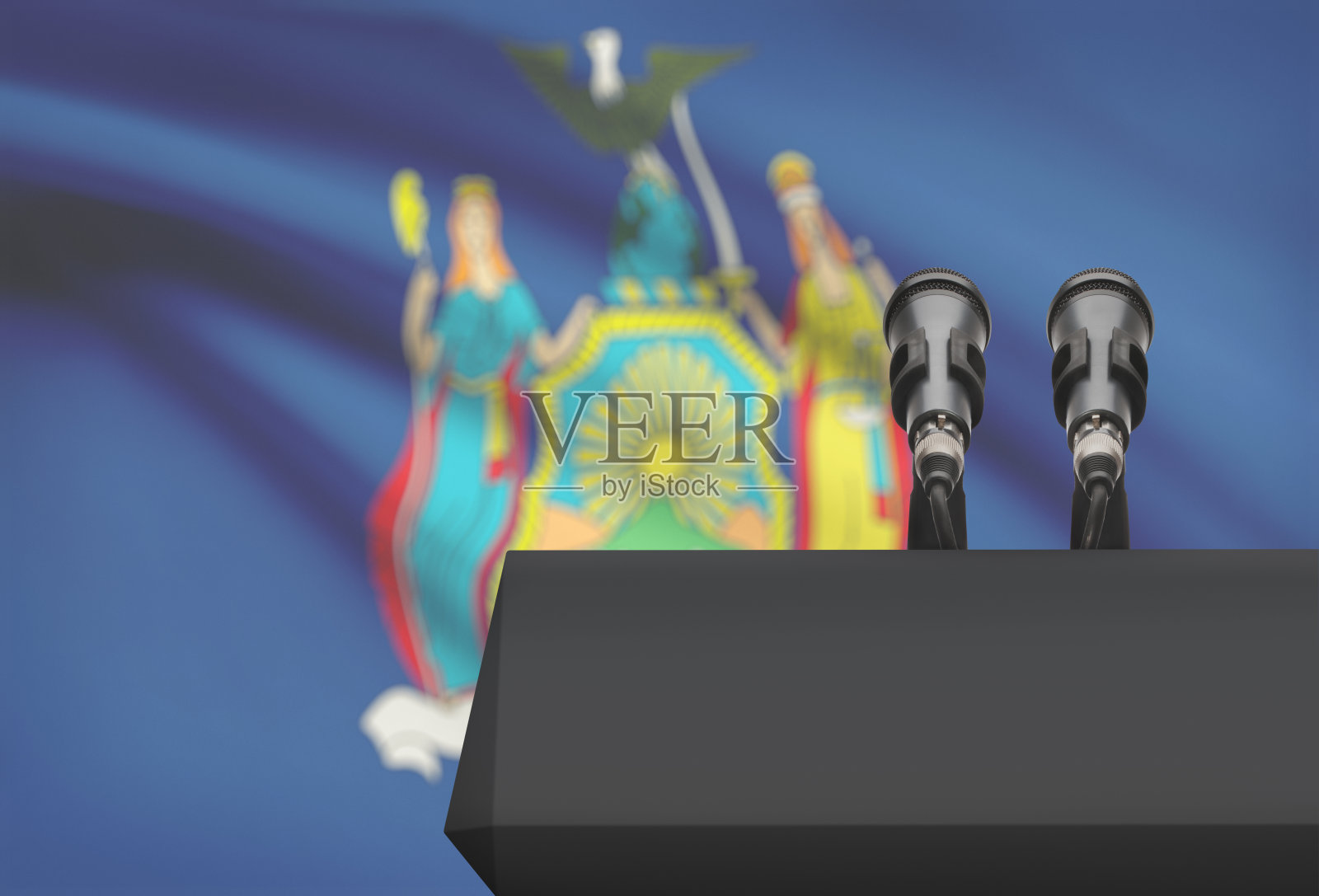 带有美国国旗背景的讲坛和麦克风 - 纽约照片摄影图片